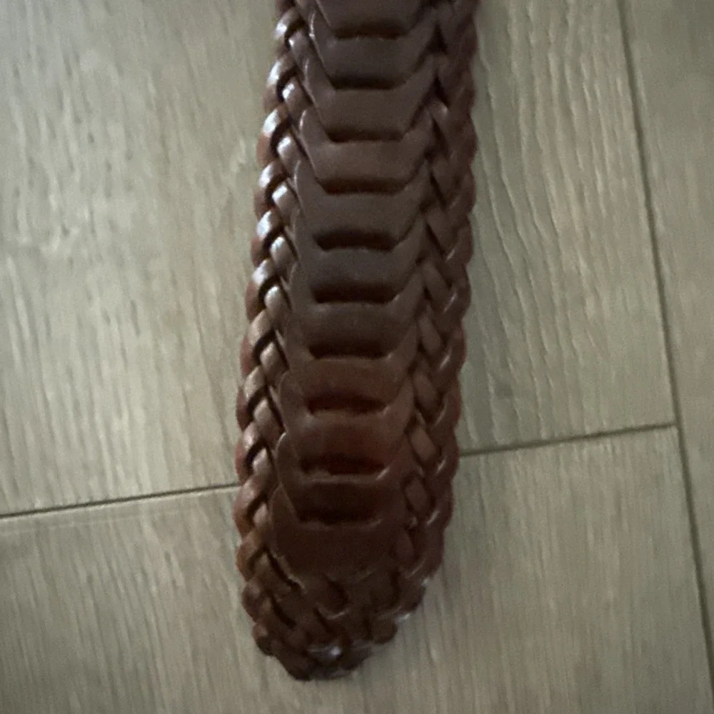 Vintage Harolds Womens Belt Size M‎  Brown Braided Woven Leather Wide Italy 2.5
